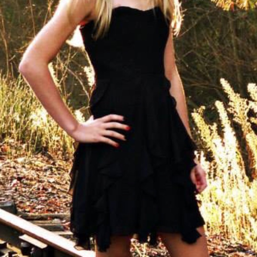 Little black strapless dress - Picture 8 of 8